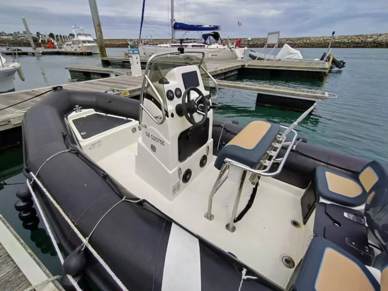 RIB for rent Saint-Quay-Portrieux at the best price