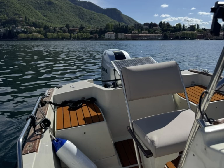 Bareboat Rental Motorboat Elan with a boat licence
