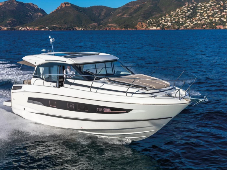 Boat rental Jeanneau NC 37 in Juan-les-Pins on Samboat