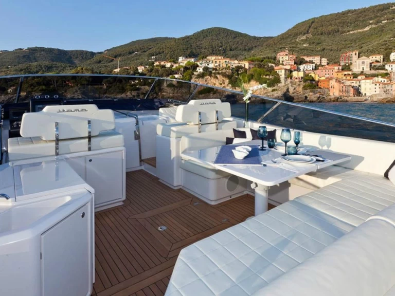 Luxury Yacht rental with or without captain Itama Juan-les-Pins