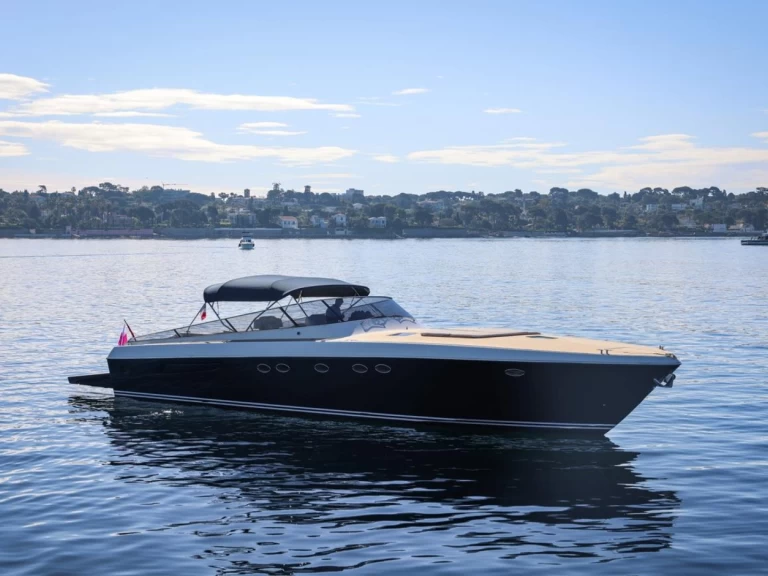 Itama 55 charter bareboat or captained in  Juan-les-Pins