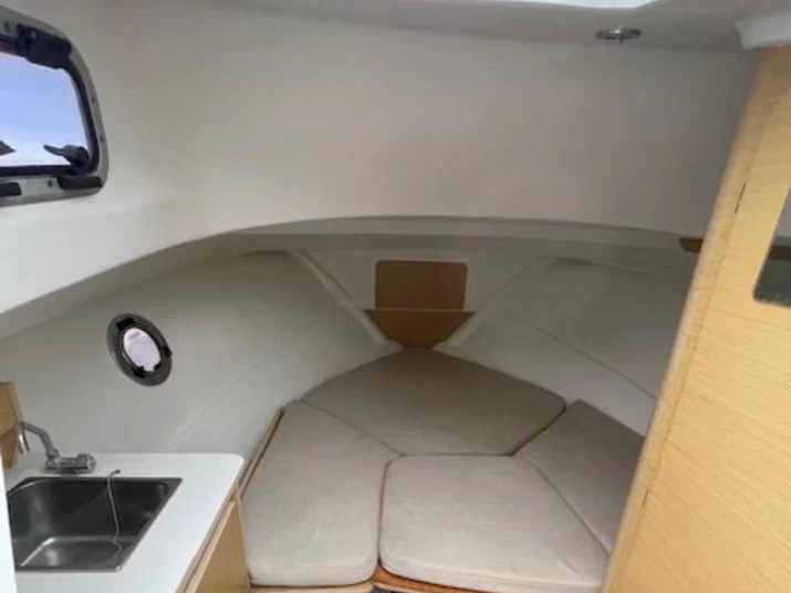 Bénéteau Flyer 750 Sun Deck Rubis charter bareboat or captained in  Antibes