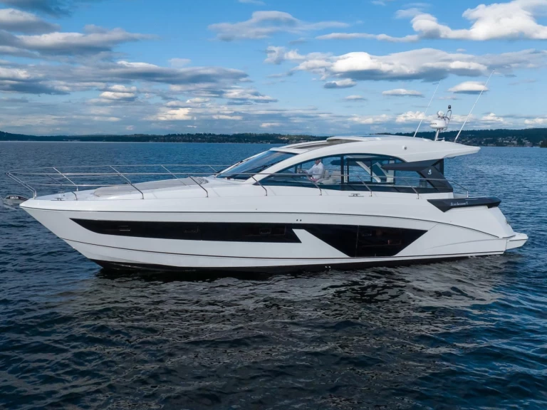 Motorboat for rent Juan-les-Pins at the best price