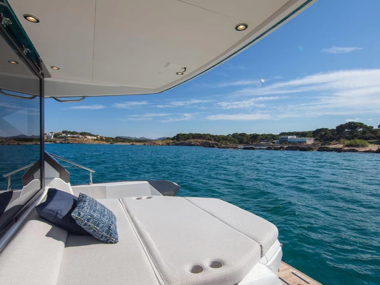 Rent a Gran Turismo 45 Juan-les-Pins