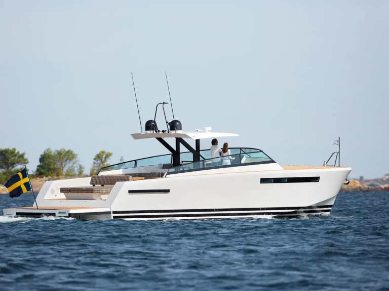 Delta Powerboats 60 in Juan-les-Pins on SamBoat