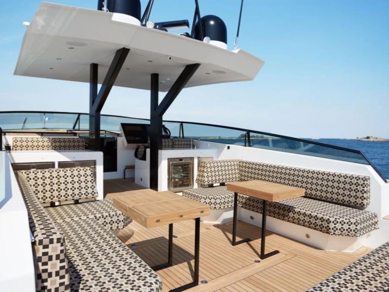 Luxury Yacht rental in Juan-les-Pins - Delta Powerboats 60