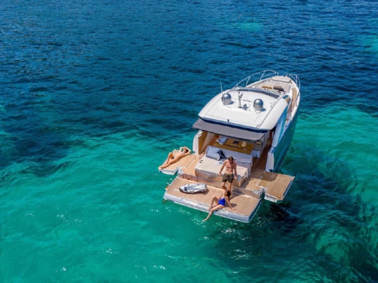 Jeanneau db 43 in Les Beaumettes on SamBoat