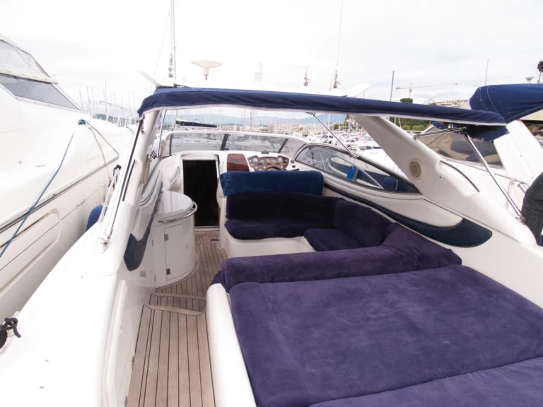 Motorboat rental in Antibes - Sunseeker Superhawk 48