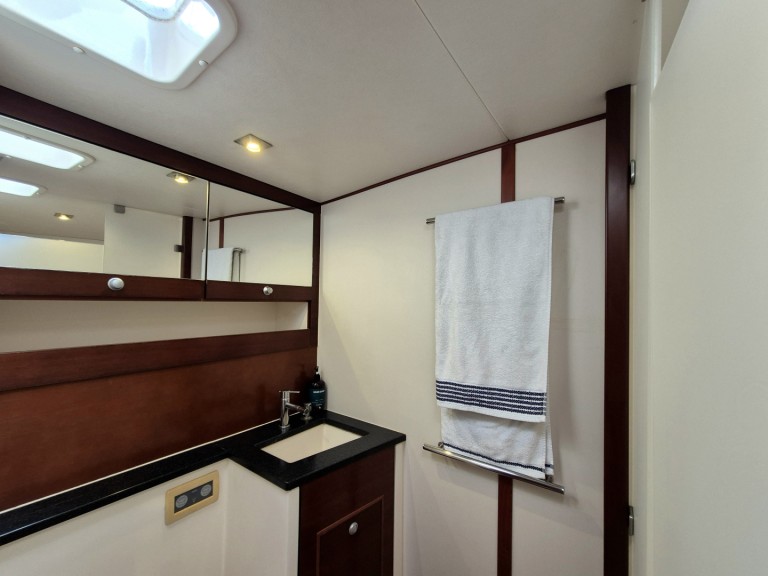 Bareboat Rental Sailboat Hanse with a boat licence