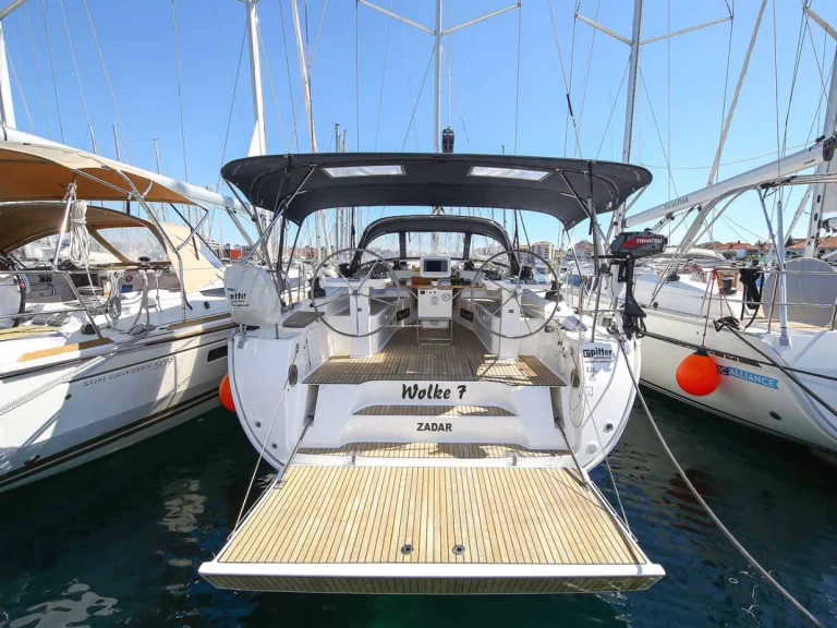 Rent a Bavaria Cruiser 45 Biograd na Moru