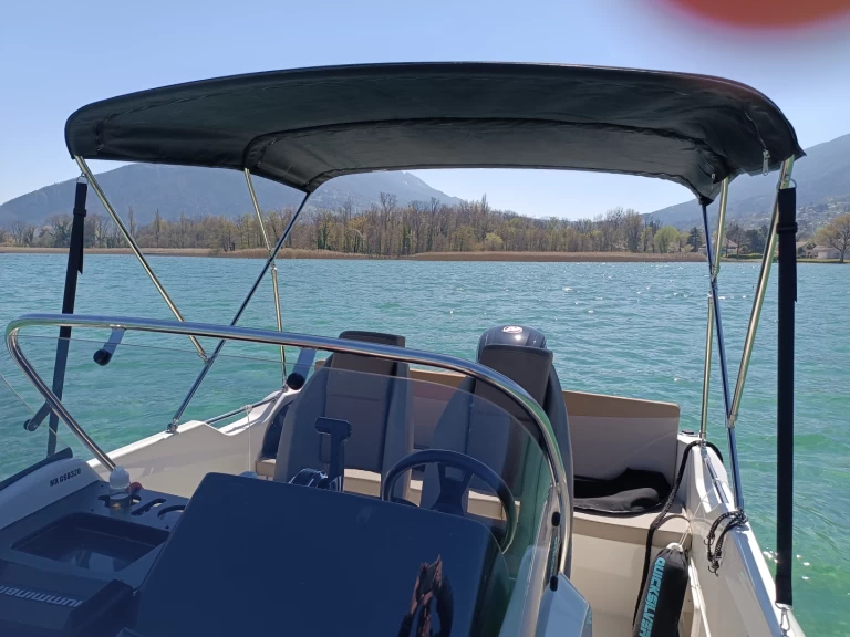 Motorboat for rent Annecy at the best price