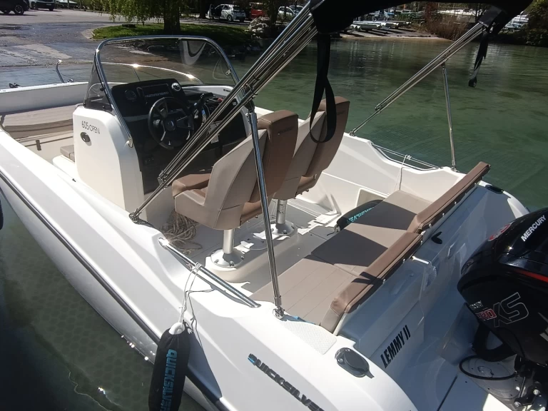 Quicksilver Activ 605 Open in Annecy on SamBoat