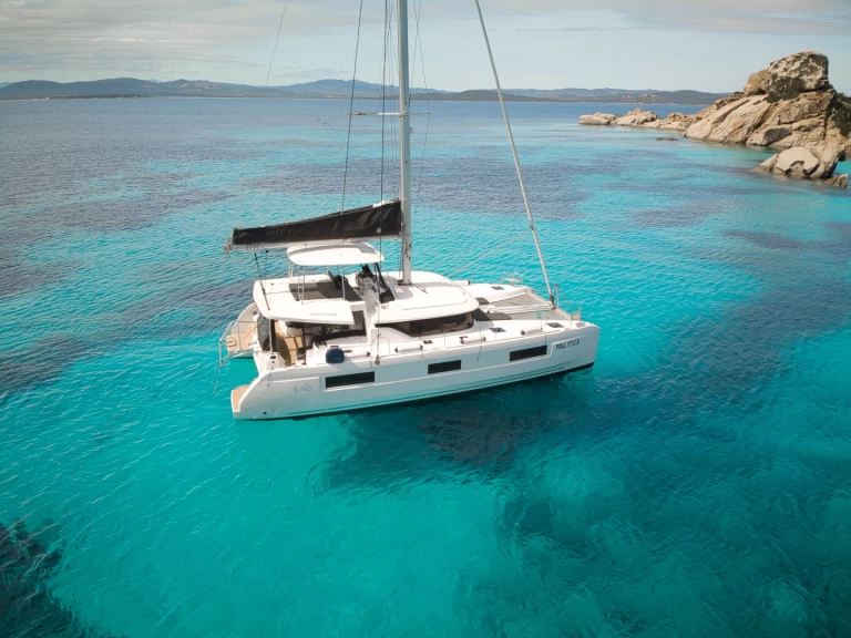 Boat rental Lagoon Lagoon 46 in Porto Pollo on Samboat