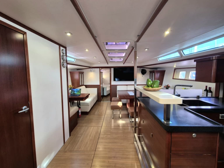 Rent a Hanse Hanse 630e Puerto Lindo
