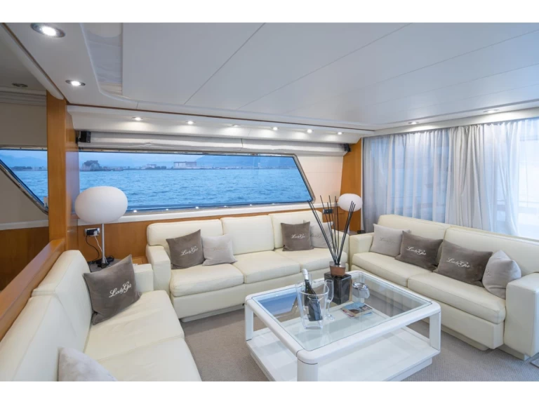 Bareboat Rental Luxury Yacht Sanlorenzo with a boat licence
