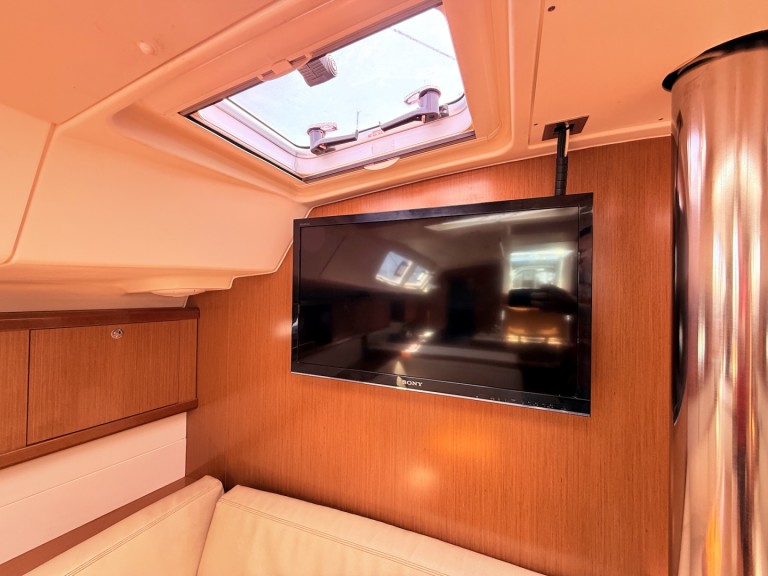 Bareboat Rental Sailboat Bénéteau with a boat licence