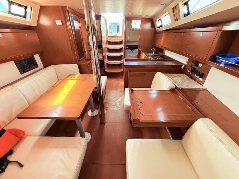 Sailboat rental in Sukošan - Bénéteau Oceanis 41