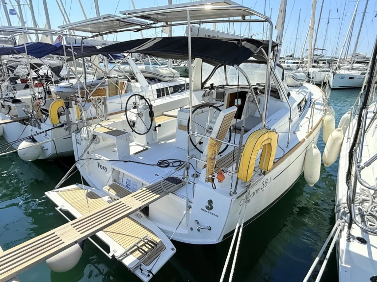 Bénéteau Oceanis 38.1 in Sukošan on SamBoat