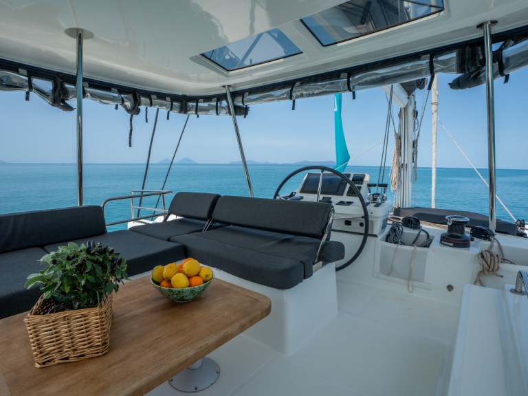 Yacht charter Capo d'Orlando cheap Lagoon 51
