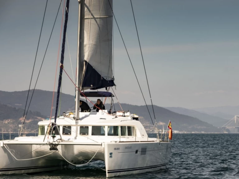 Yacht charter Vigo cheap Lagoon 440
