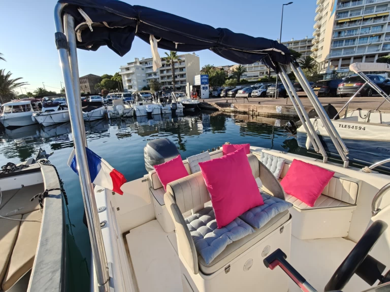 Yacht charter Sainte-Maxime cheap Stealth Mithos 