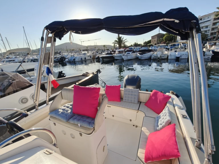 Boat rental Tecnomariner Stealth Mithos  in Sainte-Maxime on Samboat