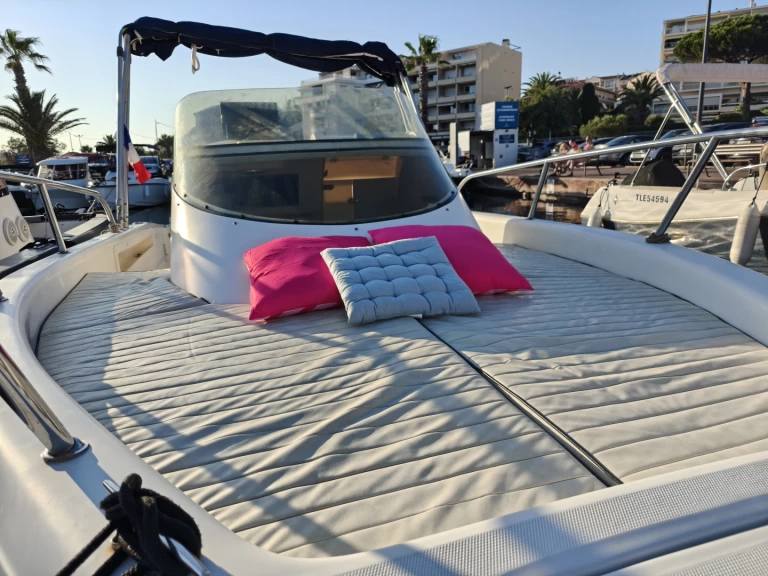 Bareboat Rental Motorboat Tecnomariner with a boat licence