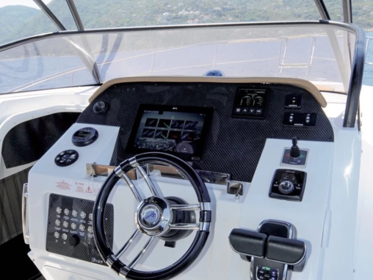 Saver Saver 330 Sport in Porto Rotondo on SamBoat