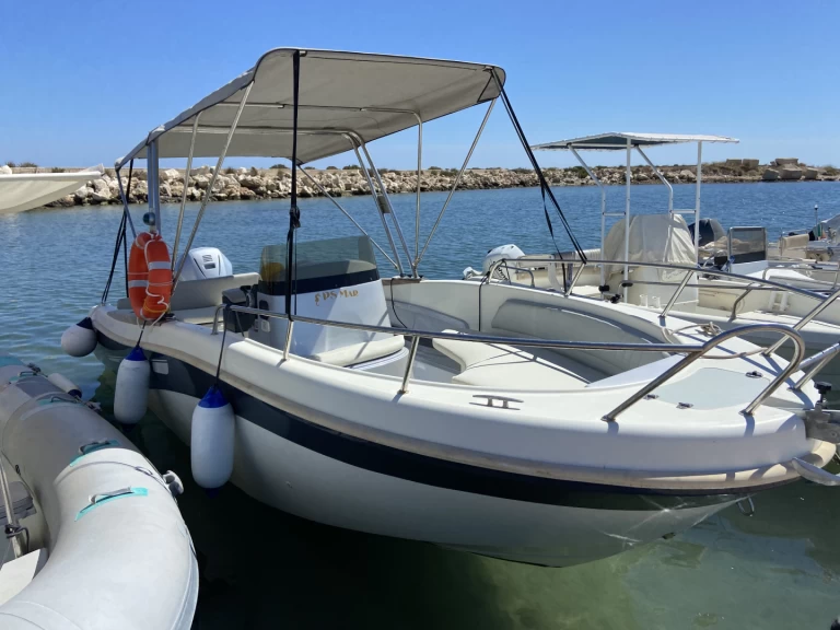 Motorboat for rent Marzamemi at the best price