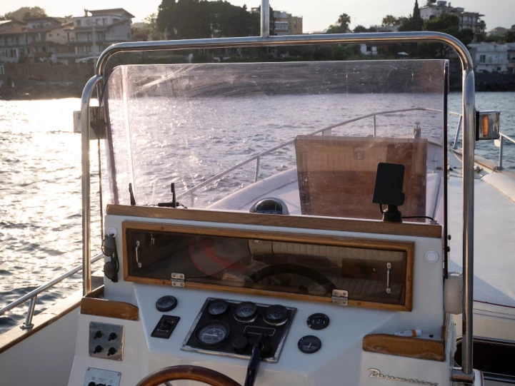 Boat rental Dasamarine Altair 25 in Catania on Samboat