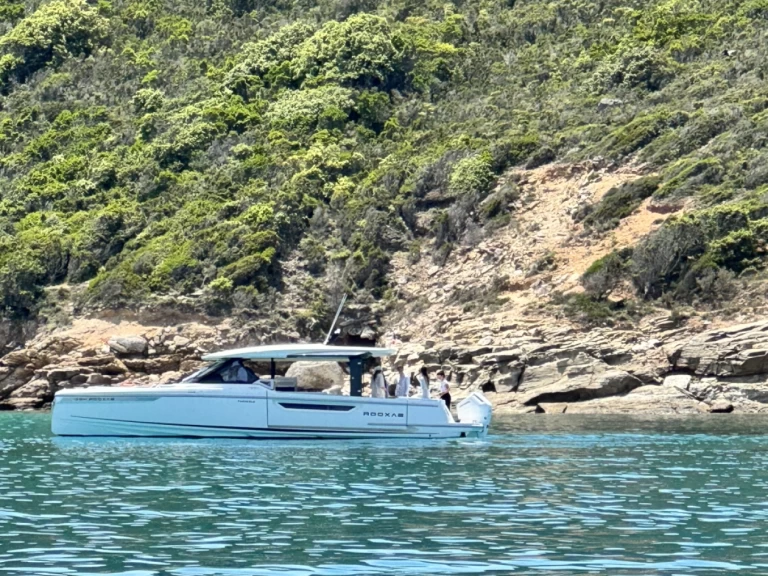 Saxdor Saxdor 400 GTO charter bareboat or captained in  Saint-Florent