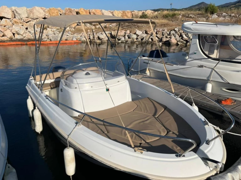 Motorboat rental in Argelès-sur-Mer - Jeanneau Cap Camarat 5.5 CC