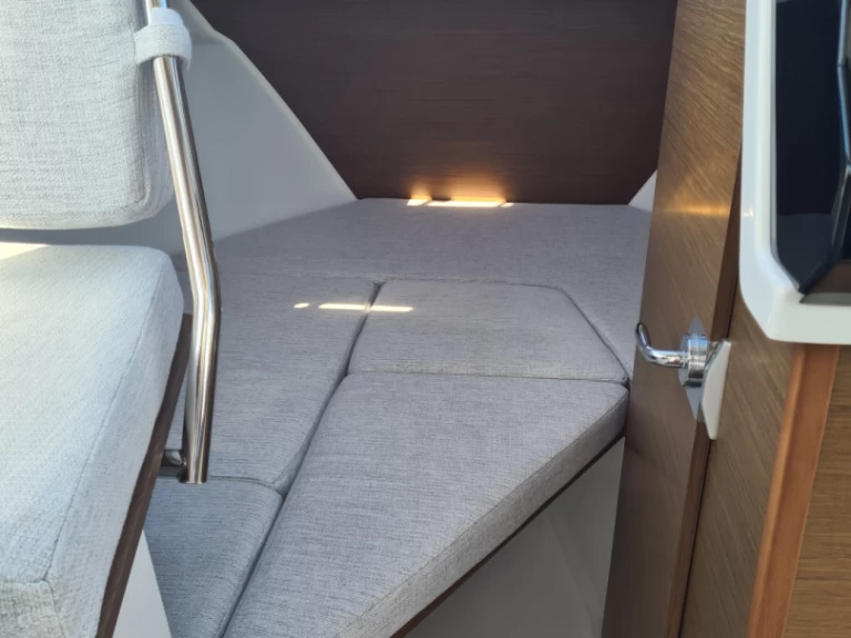 Yacht charter Les Sables-d'Olonne cheap Merry Fisher 695 S2