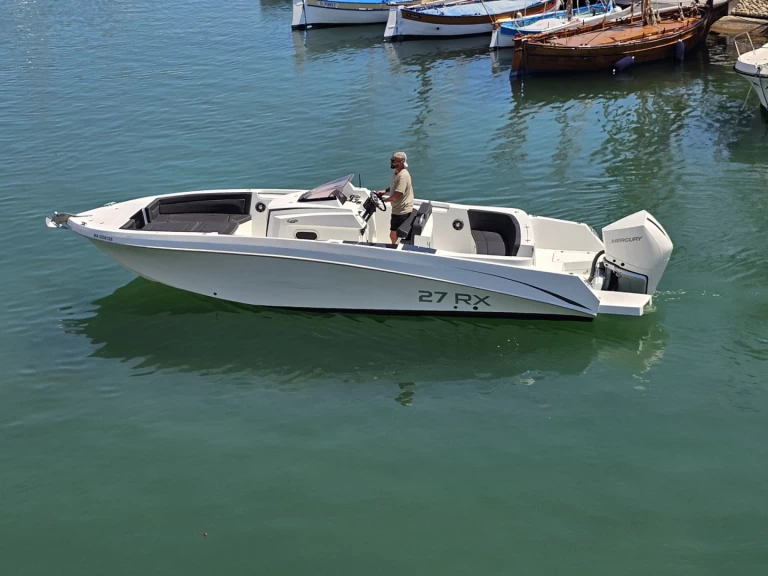 Bareboat Rental Motorboat Pacific Craft with a boat licence