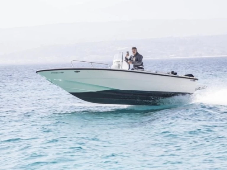 Bareboat Rental Motorboat Kreta Mare with a boat licence