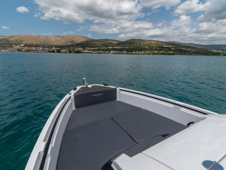 Yacht charter Trogir cheap 25 Space