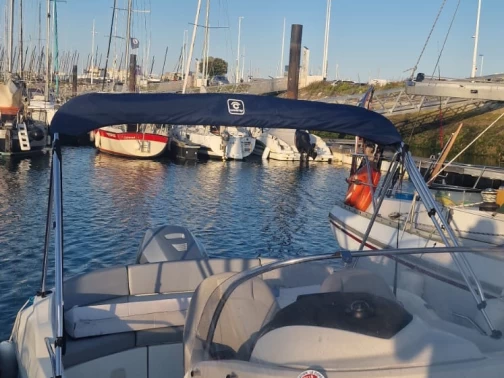 Motorboat rental in La Rochelle - Bénéteau Flyer 650 Open