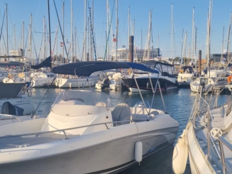 Boat rental Bénéteau Flyer 650 Open in La Rochelle on Samboat