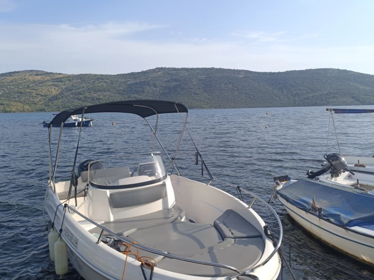 Motorboat rental with or without captain AM Yacht Poljica