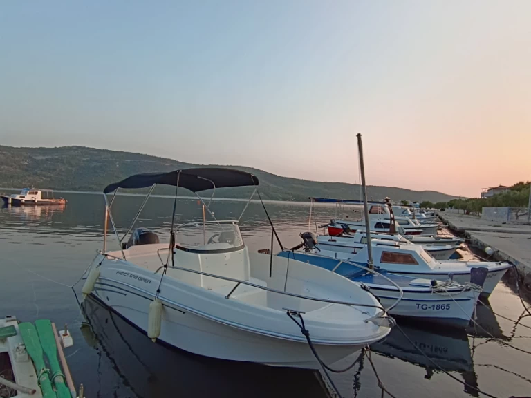 Bareboat Rental Motorboat AM Yacht with a boat licence