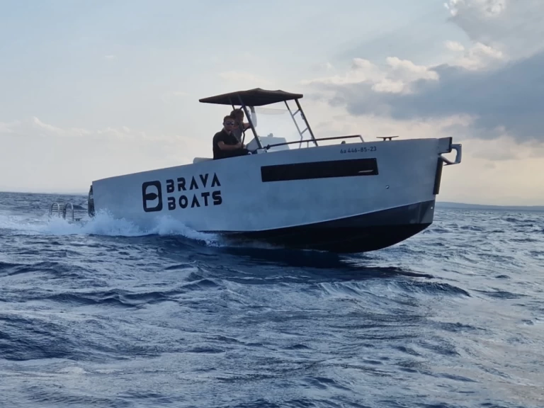 BravaBoats BA 75 in Roses on SamBoat