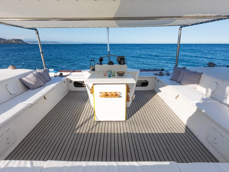Yacht charter Théoule-sur-Mer cheap Lady Hawke 39 Cabrio