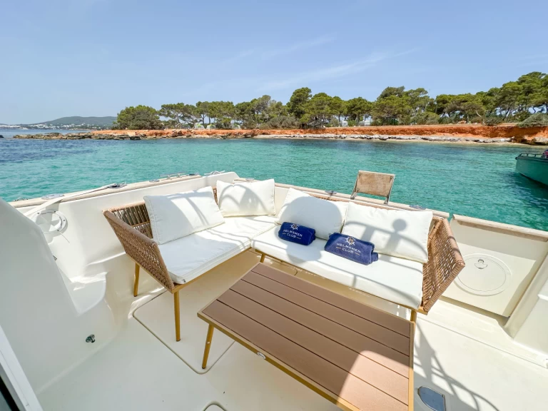 Bareboat Rental Motorboat Rodman with a boat licence