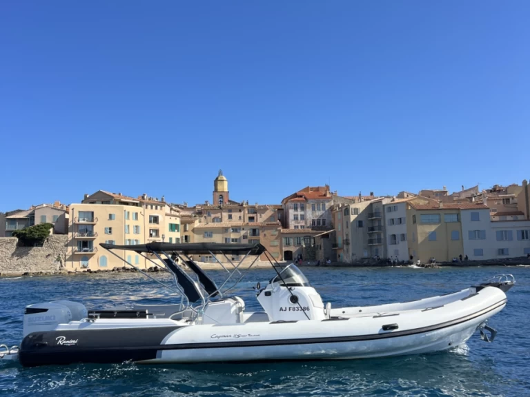 RIB rental in Port Cogolin - Ranieri Cayman 31 Sport Touring