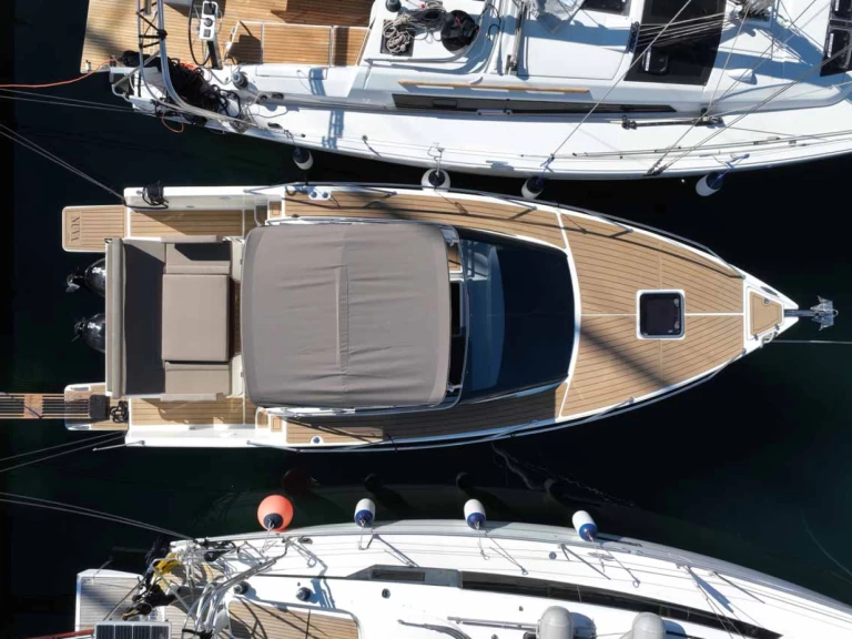 Motorboat for rent Biograd na Moru at the best price