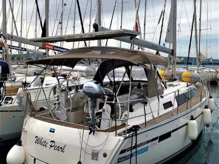 Bavaria Cruiser 37 in Biograd na Moru on SamBoat