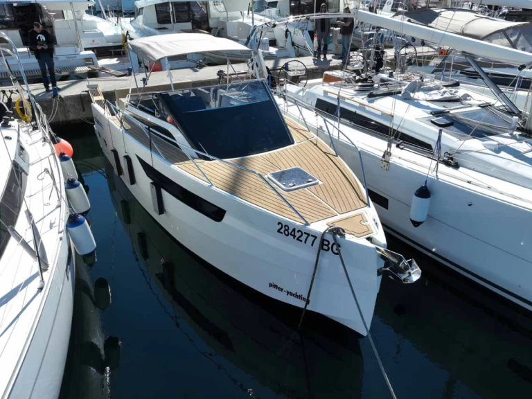 Motorboat for rent Biograd na Moru at the best price