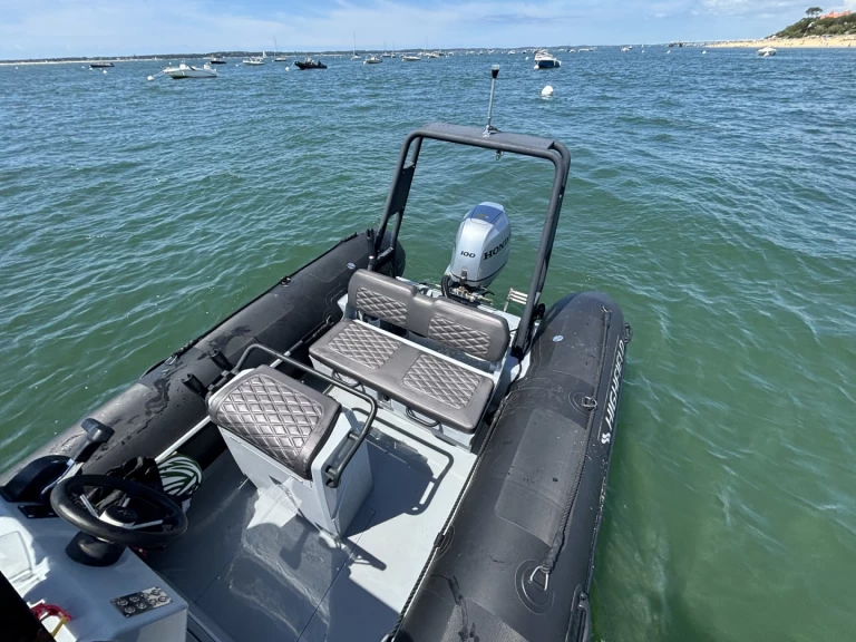Boat rental Highfield Patrol 600 in Arcachon on Samboat