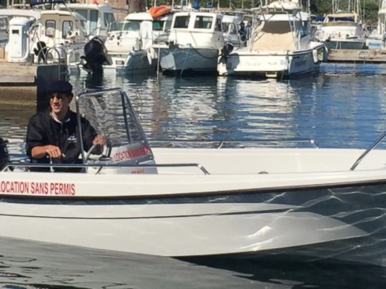 Motorboat for rent Galéria at the best price