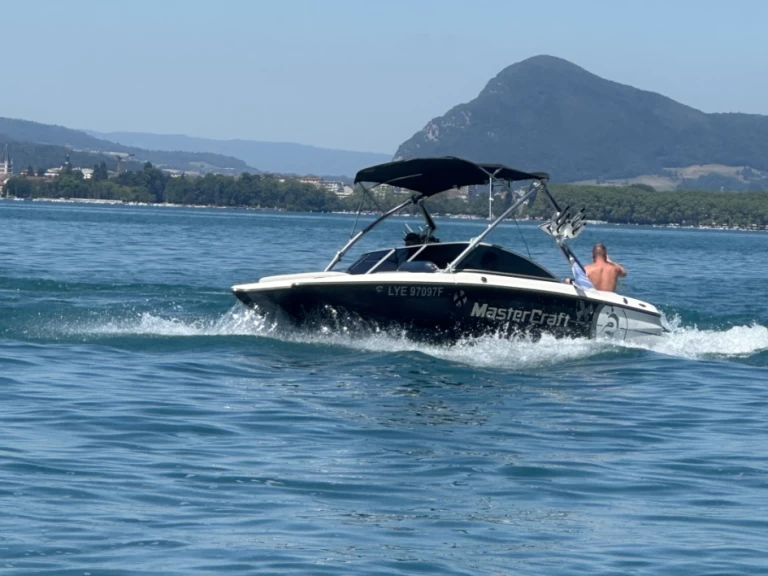 Mastercraft X2 in Veyrier-du-Lac on SamBoat